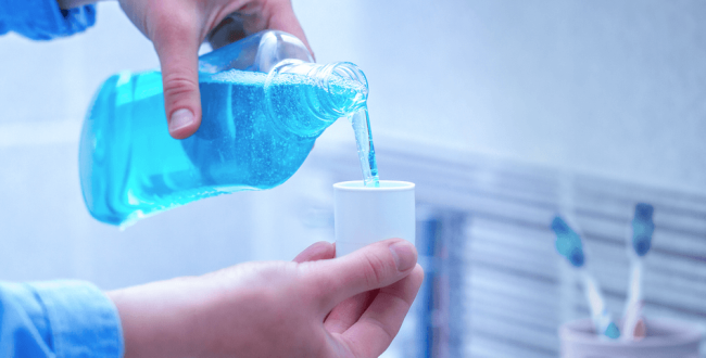 غسول-الأسنان (1) غسول الأسنان - مركز وندرز لعلاج الاسنان - غسول الاسنان