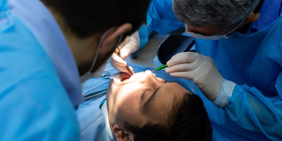 إعادة بناء الأسنان في الخارج